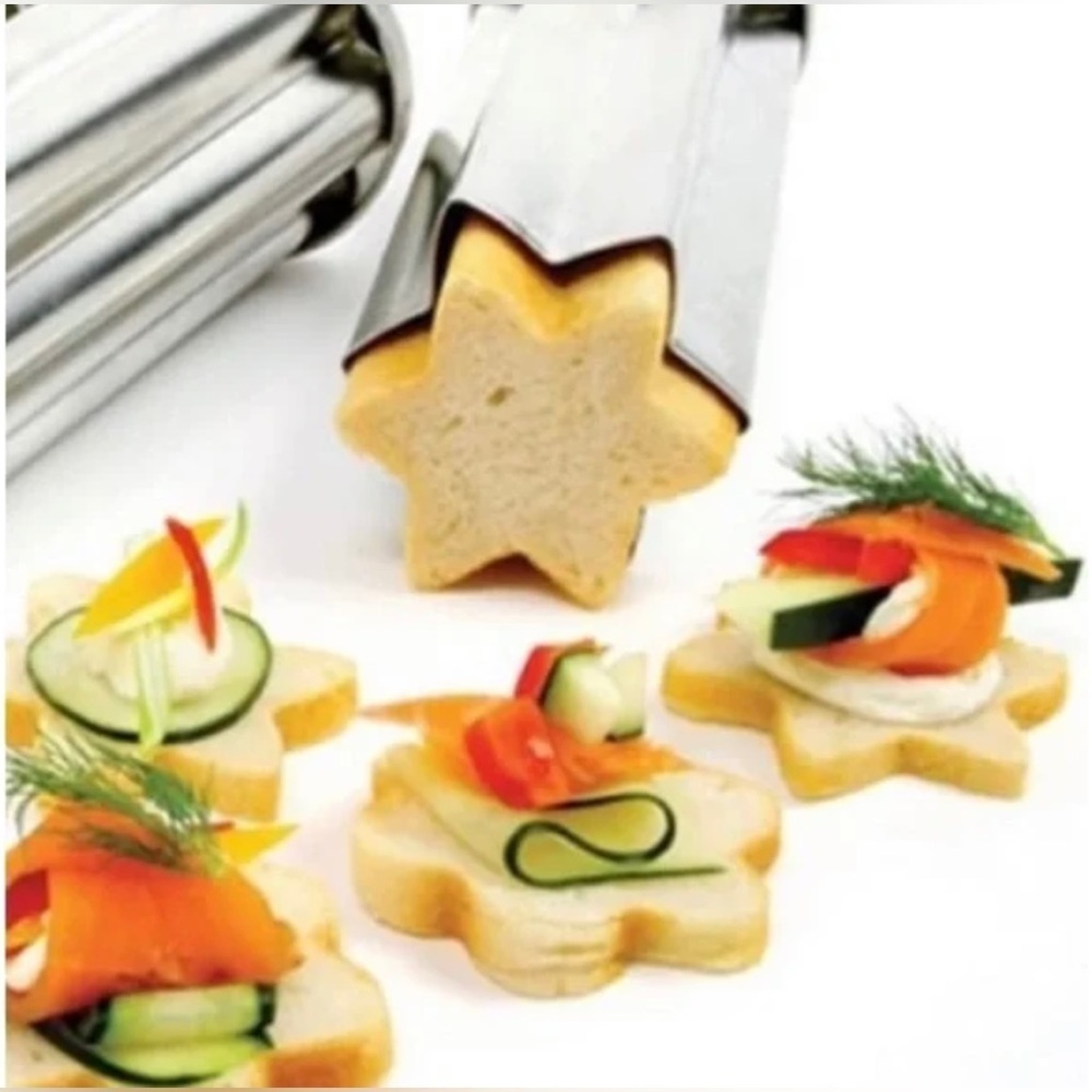 New in box pampered chef Valtrompia bread tube star #1570